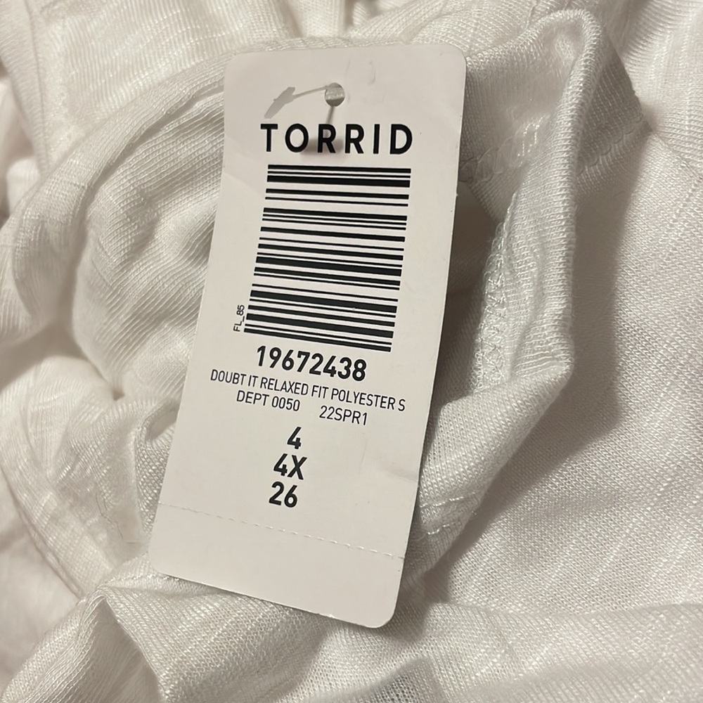 Torrid “DON’T DOUBT IT” relaxed tee, BNWT - Picture 5 of 7